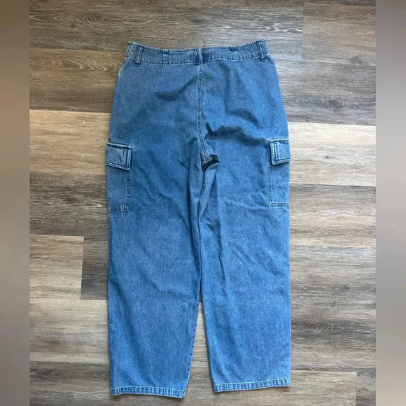 BAGATELLE VINTAGE Women’s Medium Wash Baggy Cargo Light Weight Jeans Size 14 - Picture 3 of 10